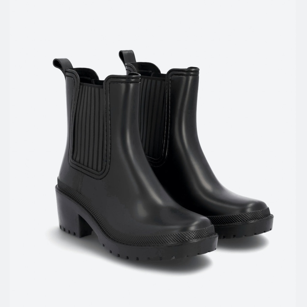 Black Chelsea Boots